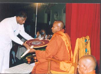 2003.01 04 - Akta Patra Pradanaya ( credential ceremony) at citi hall in Kurunegala about The C11.jpg